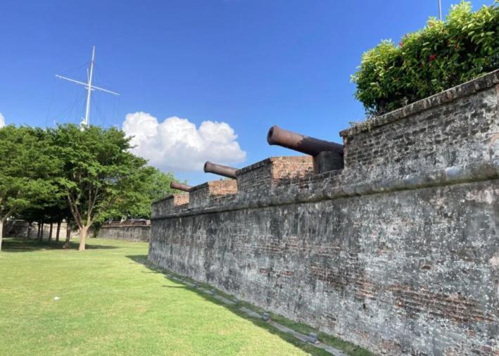The Georgetown Green Gates 外观 照片